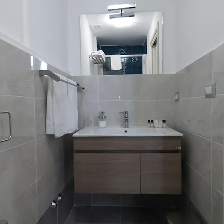 Monteoliveto 33 Hotell Neapel