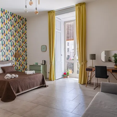 Monteoliveto 33 Hotell Neapel