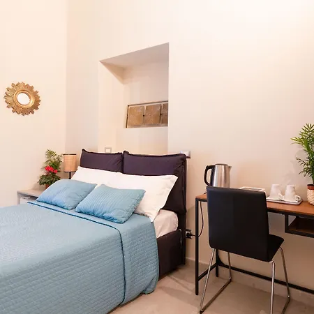 Monteoliveto 33 * Νάπολη