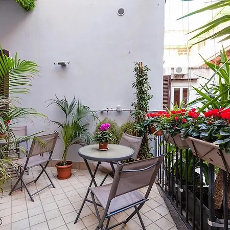Monteoliveto 33 Naples