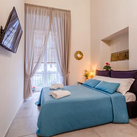 Monteoliveto 33 * Νάπολη