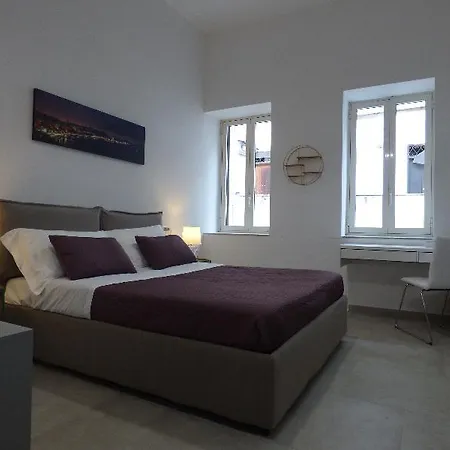 Monteoliveto 33 Νάπολη