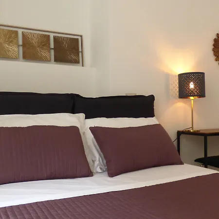 Monteoliveto 33 * Neapol