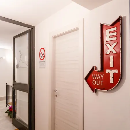 Monteoliveto 33 Neapol